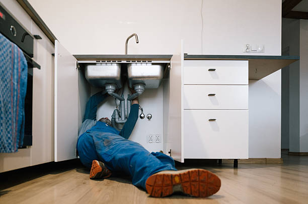 Professional Emergency Plumber technician working in Eddyville, IA